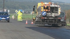 Roky po nej volali. Na severovýchode Slovenska opravujú cestu, ktorú miestni volajú aj „tankodrom“