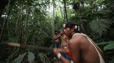 Do džungle v Ekvádore sa zrútilo vojenské lietadlo, 22 mŕtvych