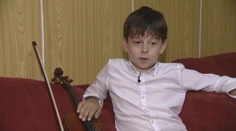 Na Slovensku vyrastá malý Mozart: Teo (10) si už zahral sólo s veľkými orchestrami