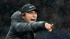 Kritika hráčov ho stála krk. Antonio Conte skončil na lavičke Tottenhamu