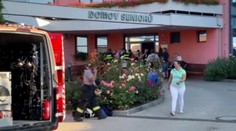 Požiar v domove dôchodcov v meste Mšeno: Jeden klient zahynul, zvyšných stihli evakuovať