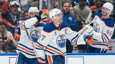 VIDEO: Brankári na „dovolenke“ a päťbodový McDavid. Edmonton uspel po šialenom priebehu