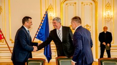 Štvorkoalícia je oficiálne minulosťou. Oddnes vládne trojkoalícia