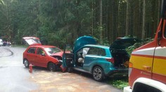 Vážna dopravná nehoda pri Zuberci: Šesť zranených, z toho dve deti