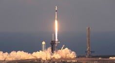 Kozmická loď Crew Dragon úspešne odštartovala svoju misiu na výmenu posádky