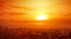 Západnú Európu zasiahli extrémne horúčavy. Prvá krajina hlási teplotný rekord