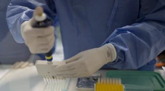 Laboratórium v Brne odhalilo dosiaľ nepopísanú mutáciu koronavírusu