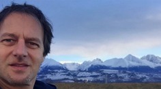 Habera na lyžovačke: Po boku má túto krásavicu