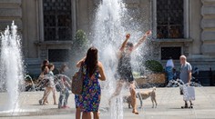 Horúčavy nás čakajú celý týždeň. Týchto sedem rád vám pomôže zvládnuť ich