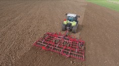 Kvôli nedostatku čipov kradnú poľnohospodárom drahé navigácie v traktoroch