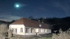 VIDEO: Oblohu nad Slovenskom rozžiaril jasný meteor. Zhorel v atmosfére pri Senici