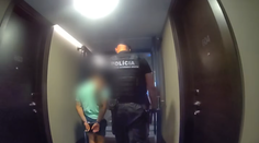 VIDEO: V bratislavskom hoteli sa pohyboval muž so zbraňou. Nešlo však o tradičnú pištoľ