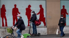 Francúzi už môžu vychádzať z domu bez potvrdenia. Uvoľňujú sa aj ďalšie opatrenia