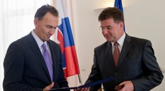 Šatan dostal Zlatú plaketu od ministra zahraničných vecí