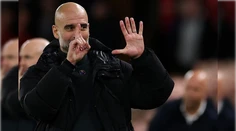 VIDEO: Ráno dostaneš vyhadzov, kričali fanúšikovia Liverpoolu. Guardiola pobavil teatrálnym gestom