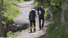 Jednu časť ešte neopravili a už sa im zrútila druhá. Silné dažde podmyli obľúbený chodník v Tatrách