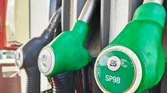 Na pumpách nastal zvrat. Deje sa popri zdražovaní benzínu a nafty