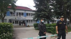 SÚHRN DŇA: Slovenskom otriasol brutálny útok. Páchateľ sa zameral na učiteľov a deti