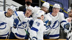 Jaroš zaznamenal prvý bod v sezóne, Černák prispel gólom k výhre Tampy