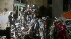 Opustený dom, v ktorom prespávali bezdomovci, sa zrútil. Zahynulo 14 ľudí vrátane šiestich detí