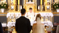 Pandémia rekordne znížila počty sobášov. Vek snúbencov je čoraz vyšší, ženil sa aj 90-ročný muž