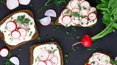 Kotleta Duroc s polentou a paprikovou omáčkou