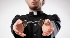 Kňaz z Argentíny dostal 25 rokov väzenia za zneužívanie chlapcov