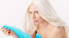 Lady Gaga je v novom videoklipe hriešne sexy