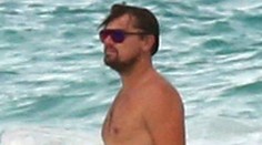 DiCaprio na dovolenke: Žiadne tehličky na bruchu nečakajte