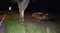Tragická nehoda pri Trnave. Muž (†38) po náraze do stromu uhorel v aute