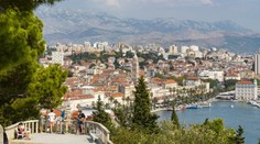 Obľúbené letovisko Slovákov bojuje proti opitým turistom. Drahý nájom, alkohol na uliciach a močenie na verejnosti