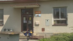 Poštárka takmer rok nedoručovala poštu. Listy a zásielky schovávala aj v chladničke