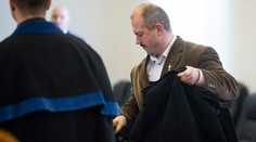 Kotleba spochybnil znalca v kauze sporných šekov, proces bol odročený na apríl