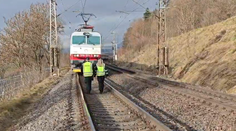 VIDEO: „Možno by sme neprežili.“ Cestujúci z prvého vozňa rýchlika opisuje incident na Liptove