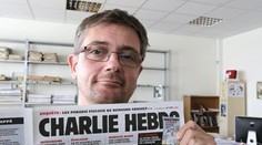 Šéfredaktora Charlie Hebdo pochovala len rodina a priatelia