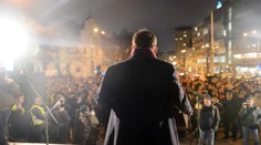 Premiér sa nahneval a spomínal demisiu