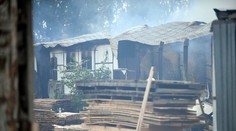 Veľký požiar v Košiciach. Prepadla sa celá strecha na budove píly