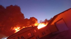 Obrovský požiar na západe Slovenska: Požiar zničil dlhoročnú konzerváreň, škoda sa môže vyšplhať nad dva milióny