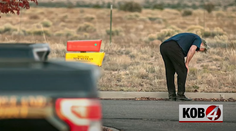 Alec Baldwin počas nakrúcania musel stlačiť spúšť zbrane, ktorá zabila kameramanku. Dospela k tomu FBI