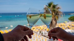 Slovné spojenie „dovolenka snov“ nabralo nový rozmer: Žena sa z pobytu v Chorvátsku vracia s výhrou v lotérii