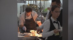 Z recepčných vykosťovači mäsa. Koronavírus mnohým neplánovane mení náplň práce