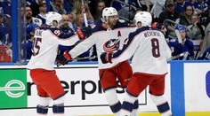 VIDEO-NHL: Tampa vo štvrťfinále prehajdákala trojgólový náskok, Pittsburgh s prehrou