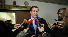 Dozorca prišiel o prácu pre status proti Lipšicovi