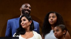 S fotografiami z tragédie sa zaobchádzalo bez úcty. Rodina Kobeho Bryanta dostane milióny