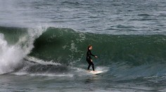 Nič netušil. Keď si pozrel snímky zo surfovania, zmeravel