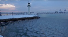 V obľúbenej dovolenkovej destinácii Slovákov zamrzlo more