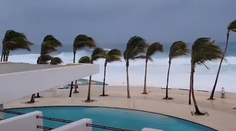 Hurikán Olaf zasiahol Mexiko: Prudké dažde spôsobili záplavy, hlásia aj výpadok elektriny