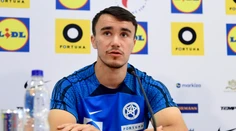 Strelec je zvyknutý na pozíciu žolíka.  Vyjadril sa aj ku kritike zo strany Calzonu