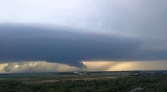 Cez Záhorie prechádzala silná búrka, vykazovala aj supercelárne črty