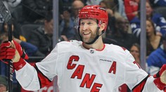 VIDEO: Carolina uspela vo Washingtone, Edmonton zdolal Vegas